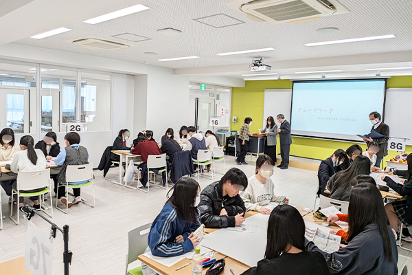 2026年度入学前教育スクーリングでのグループワークの様子